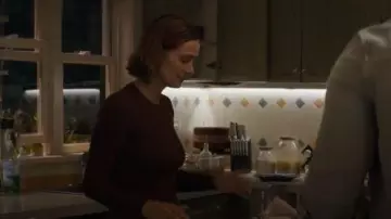 Teoría Top de manga larga usada por Sharon Leone (Diane Farr) como se ve en País del Fuego (S04E05)