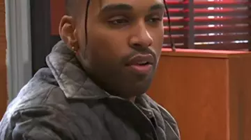 Más allá de The Gates 2025 Chaqueta acolchada de David Lami Friebe usada por (David Lami Friebe) en Más allá de las Puertas (T1)