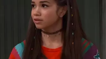 WBWP T02 Janice LeAnn Brown Cardigan llevado por Billie (Janice LeAnn Brown) tal como se ve en Wizards Beyond Waverly Place