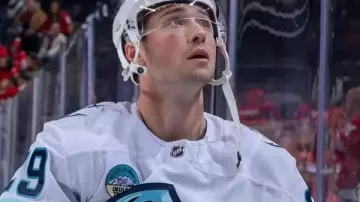 Maillot 2025 des Seattle Kraken de Vince Dunn dans SEATTLE KRAKEN - VINCE DUNN BUT CONTRE LES RED WINGS (1-12-21)