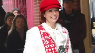 Blouse blanche de New York portée par Carrie Preston dans Make it Reel - Carrie Preston