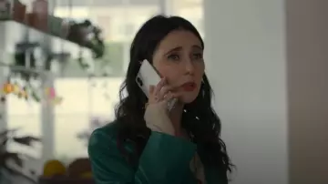 Sophie Joanne Anneau Pink Daisy. porté par Nat Tanner (Carice van Houten) tel que vu dans Malice (S01E05)