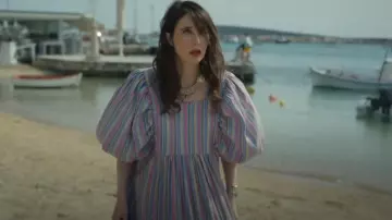 La robe Midi multicolore rayée à manches bouffantes de l’édition Label portée par Nat Tanner (Carice van Houten) telle que vue dans Malice (S01E06)