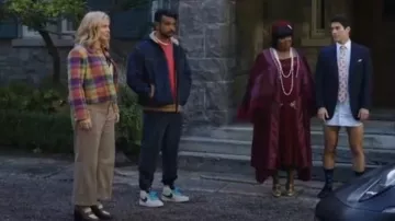 Nike Zoom Blazer Mid SB 'Electric Pack' llevado por Jay Arondekar (Utkarsh Ambudkar) visto en Ghosts (S05E05)