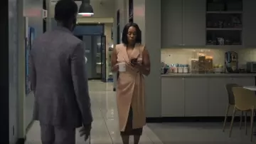 Sergio Hudson Blazer Style Wrap Dress worn by Mia Jordan (Karen Pittman) as seen in The Morning Show (S04E10)