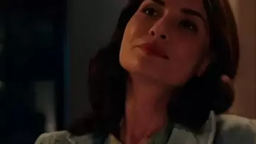 Pluribus S01 Karolina Wydra Denim Blazer worn by Zosia (Karolina Wydra) as seen in Pluribus (S01)