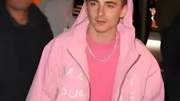 Chaqueta rosa Marty Supreme 2025