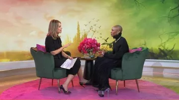 Zapato de cuero bordado con flores Gucci Ophelia llevado por Savannah Guthrie, tal como se ve en Today on November 20, 2025