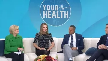 Chaqueta de lana tricotine de Akris Punto usada por Anne Thompson tal como se ve en Today el 21 de noviembre de 2025