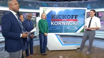 Zapatillas New Balance BB480 que lleva Steve Kornacki visto en Today the November 21 de 2025