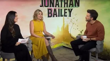 Burberry Cashmere Sweater worn by Jonathan Bailey as seen in Today on November 21, 2025