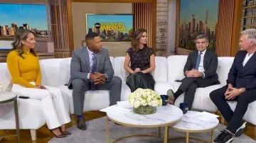 Jersey de cuello alto de alpaca Sergio Hudson llevado por Ginger Zee, tal como se ve en Good Morning America el 21 de noviembre de 2025