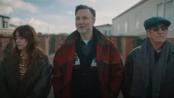 Manteau de grange vintage Pendleton Red Black à carreaux, laine occidentale en laine vierge épaisse, porté par Malcolm (David Morrissey) tel que vu dans Daddy Issues (S02E03)