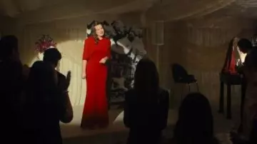 Robe longue à manches courtes drapée Red Kianne Club L London portée par Frances (Sophie Winkleman) telle que vue dans Wild Cherry (S01E06)