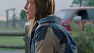 Veste en jean patchwork Heartland S19 Baye McPherson portée par (Baye McPherson) à Heartland