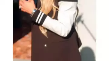 Varsity Blazer de Self - Presentadora (Tami Roman) en Caught in the Act: Unfaithful (T03)