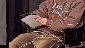 Veste marron Marty Supreme portée par Marty (Timothée Chalamet) dans Marty Supreme