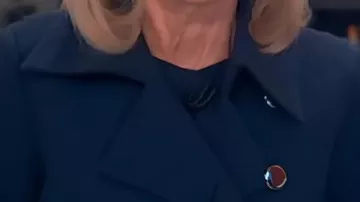 Hoy Show Andrea Mitchell Chaqueta asimétrica vista en Hoy