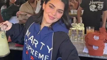 Kendall Jenner Marty Supreme Jacket (Kendall Jenner) dans Marty Supreme