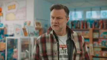 Chemise Levi’s Barstow Western Standard portée par Malcolm (David Morrissey) telle que vue dans Daddy Issues (S02E06)