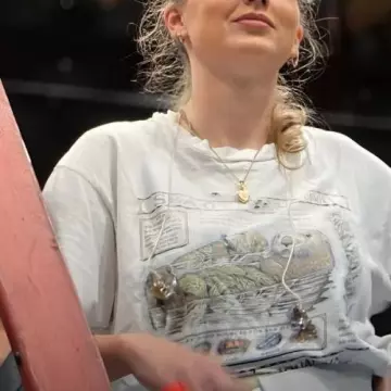 Otter White Shirt worn by Taylor Swift