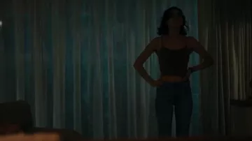 Vaqueros Levi's 501 Original Fit Women's usados por Ariana Medina (Paulina Chávez) tal como se ve en Landman (S02E02)