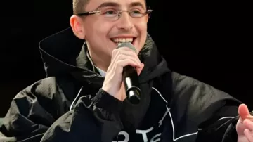 Black Marty Supreme Jacket worn by Marty (Timothée Chalamet) as seen in Marty Supreme