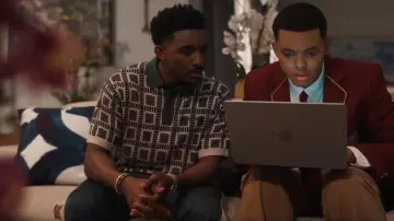 Adidas Originals x Brain Dead Polo porté par Jazz (Jordan L. Jones) tel que vu dans Bel-Air (S04E01)