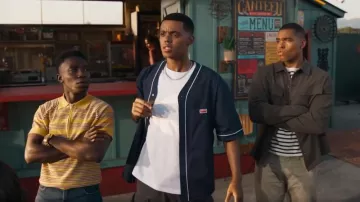 Chemise de baseball Kenzo portée par Will Smith (Jabari Banks) telle que vue dans Bel-Air (S04E02)