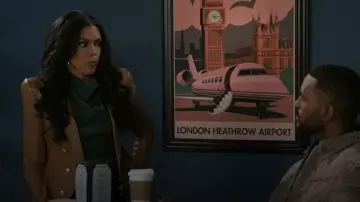 Blazer en cuir de L’Agence Bethany porté par Dani Dupree (Karla Cheatham Mosley) tel que vu dans Beyond the Gates (S01E170)