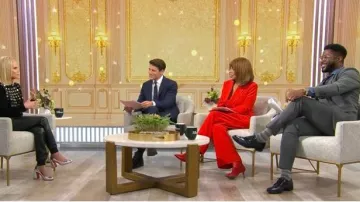 Combinaison A.L.C. Tatum portée par Gayle King vue dans CBS Mornings le 20 novembre 2025