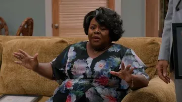 Adrianna Papell Women's Floral Printed Jumpsuit worn by Ella Payne (Cassi Davis) as seen in House of Payne (S14E12)