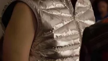 Chaleco de Plata Acolchado que lleva Lars Erickssong (Will Ferrell) en el Festival de la Canción de Eurovisión: La Saga de la Historia del Fuego