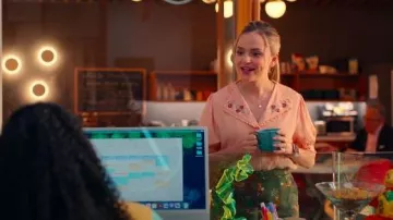 Modcloth Green Fox Print Skirt worn by Ainsley (Stephanie Styles) as seen in Loot (S03E08)