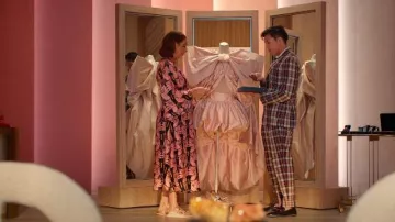 Birkenstock Arizona Slide Sandal worn by Molly Novak (Maya Rudolph) as seen in Loot (S03E08)