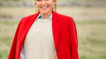 Finding Mr. Christmas S2 Melissa Peterman Red Coat worn by Self - Judge (Melissa Peterman) in Finding Mr. Christmas (S02)