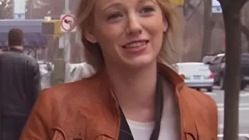 Gossip Girl Serena van der Woodsen Brown Jacket in The moment Serena became unbearable #gossipgirl #serenavanderwoodsen #blakelively