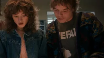 The Fall Bend Sinister Domstay Pay Off 1986 T-Shirt worn by Jonathan Byers (Charlie Heaton) in Stranger Things (S05E01)