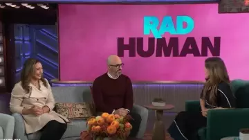 Lovebirds Carol Belted Colorblock A-Line Maxi Shirtdress worn by Kelly Clarkson as seen in The Kelly Clarkson Show on November 17, 2025