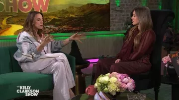 Pantalones Jacquard estampados Dries Van Noten por Kelly Clarkson tal y como se ve en The Kelly Clarkson Show el 21 de noviembre de 2025