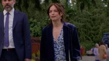 Rails Audrina dress Midnight Meadow Floral worn by Cassandra Lee (Kristin Kreuk) as seen in Murder in a Small Town (S02E09)