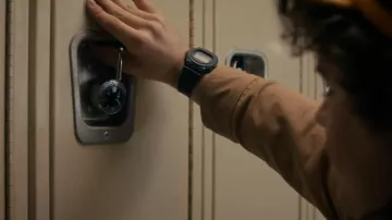 Casio G-SHOCK 5700 Series DW-5750UE-1JF Men's Battery-Powered Digital Watch, Black, Authentic Japanese Product of Dustin Henderson (Gaten Matarazzo) in Stranger Things (S05E01)