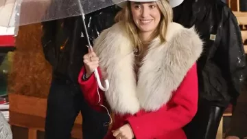 El Desfile de Acción de Gracias de Lainey Wilson de Macy's Red Coat en Lainey Wilson llega al Desfile de Acción de Gracias de Macy's. (Vlog)