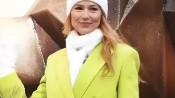 Trench-coat bijoux de la parade de Thanksgiving de Macy’s