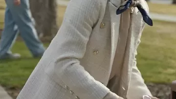 Americana de Nikki Deloach en el Territorio de Casa llevada por Nikki Ter Aalter en Adelanto - Terreno de Casa - Protagonizada por Nikki DeLoach y Warren Christie