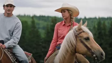 Boden Pink Amy 100% Cotton Jersey Shirt worn by Amy Fleming (Amber Marshall) as seen in Heartland (S19E09)