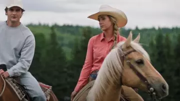 Boden Pink Amy 100% Cotton Jersey Shirt worn by Amy Fleming (Amber Marshall) as seen in Heartland (S19E09)