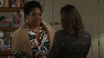 INC International Concepts Printed Kimono Wrap Top worn by Mona Wilson (Karan Kendrick) as seen in Beyond the Gates (S01E179)