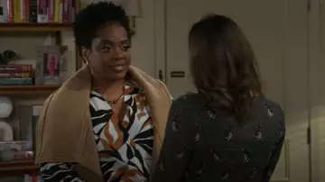 INC International Concepts Printed Kimono Wrap Top worn by Mona Wilson (Karan Kendrick) as seen in Beyond the Gates (S01E179)