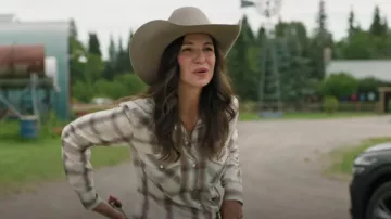 Wrangler Essential camisa de manga larga con broches y cuadros usada por Gracie Pryce, vista en Heartland (S19E09)